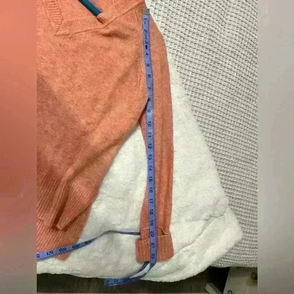 J. Crew Supersoft Yarn V-neck Sweater in Heather Blossom Size XS Style H3911 - Picture 3 of 8